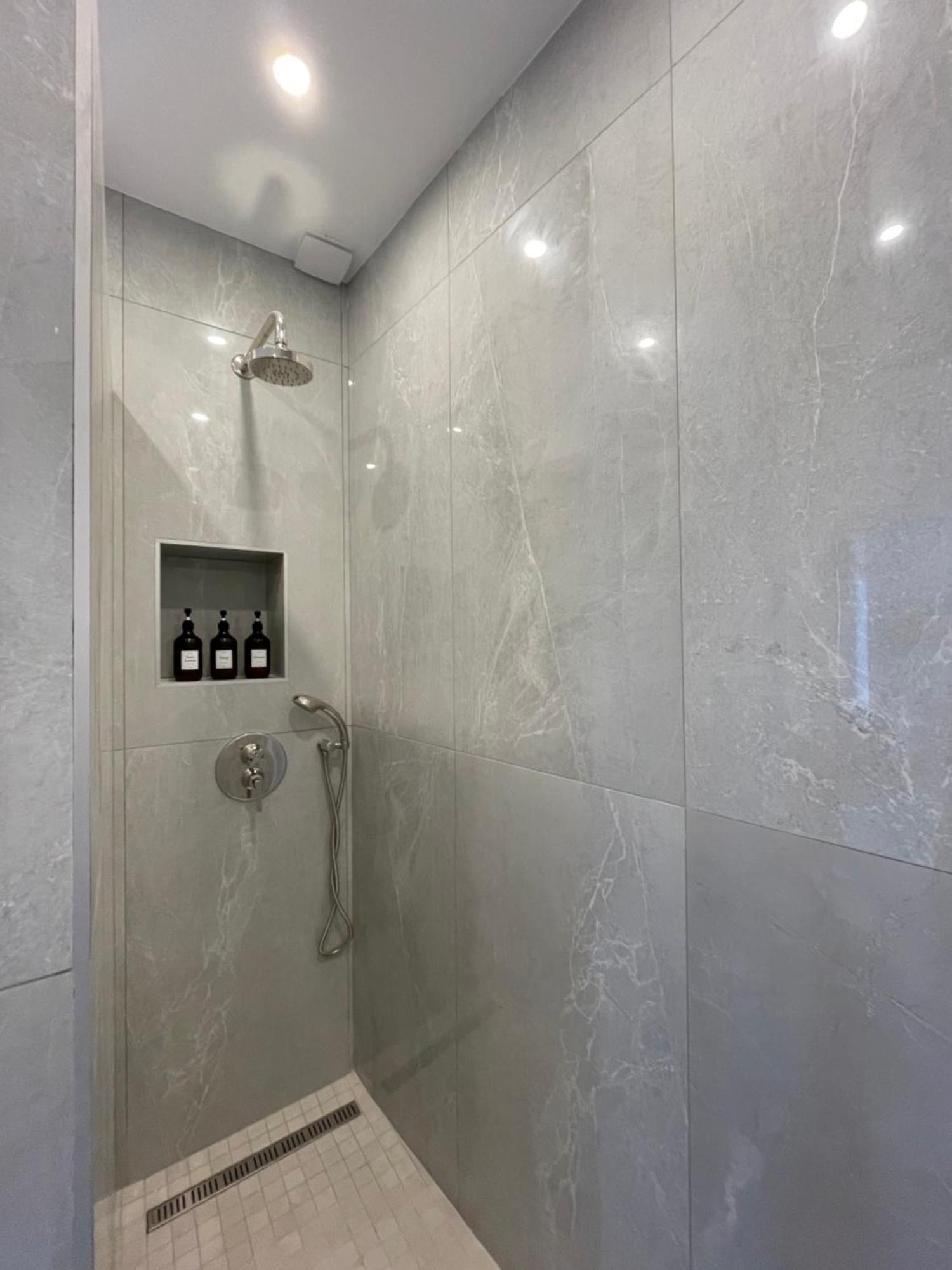 Appartement 33 M2 Comme Une Junior Suite - Vue Port Et Palais Des Festivals Cannes Bagian luar foto